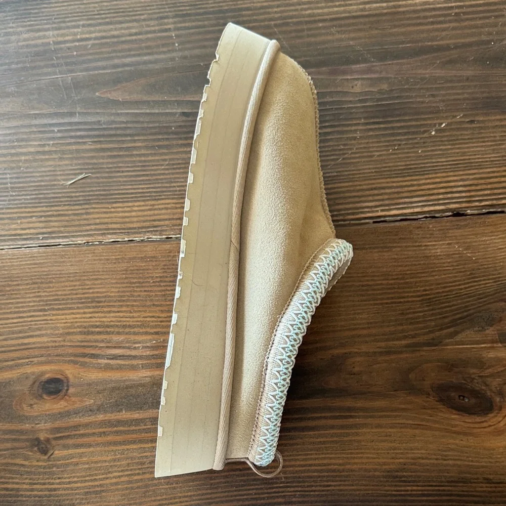 UGG Beige Slippers with Plush Lining - Picture 6 of 8
